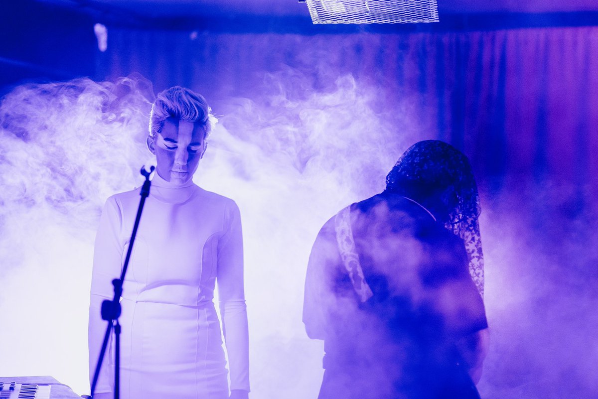 Queremos agradecer a la gente que llegó al concierto de ayer. La pasamos muy bien :)