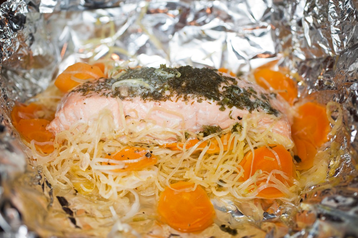 公式 アンサンブルアンフランセ オンラインでフランス語 フランス料理 ホイル包み焼き サーモン 物は言いよう いつもの料理がフランス料理に大変身 居酒屋っぽい料理がフランス料理に お友達にも教えてあげましょう T Co