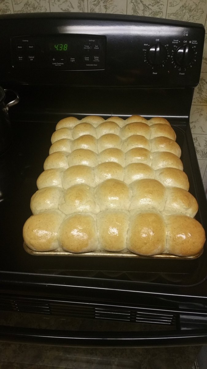 og1395's tweet photo. Some rolls to go with the mock chicken. Lol https://t.co/fWnu04VJng
