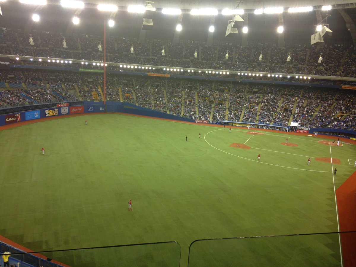 justep2's tweet photo. Au baseball avec mon chum Denis @Zelion65 #stade #fun #baseball #expos https://t.co/MJSyFTbQJj