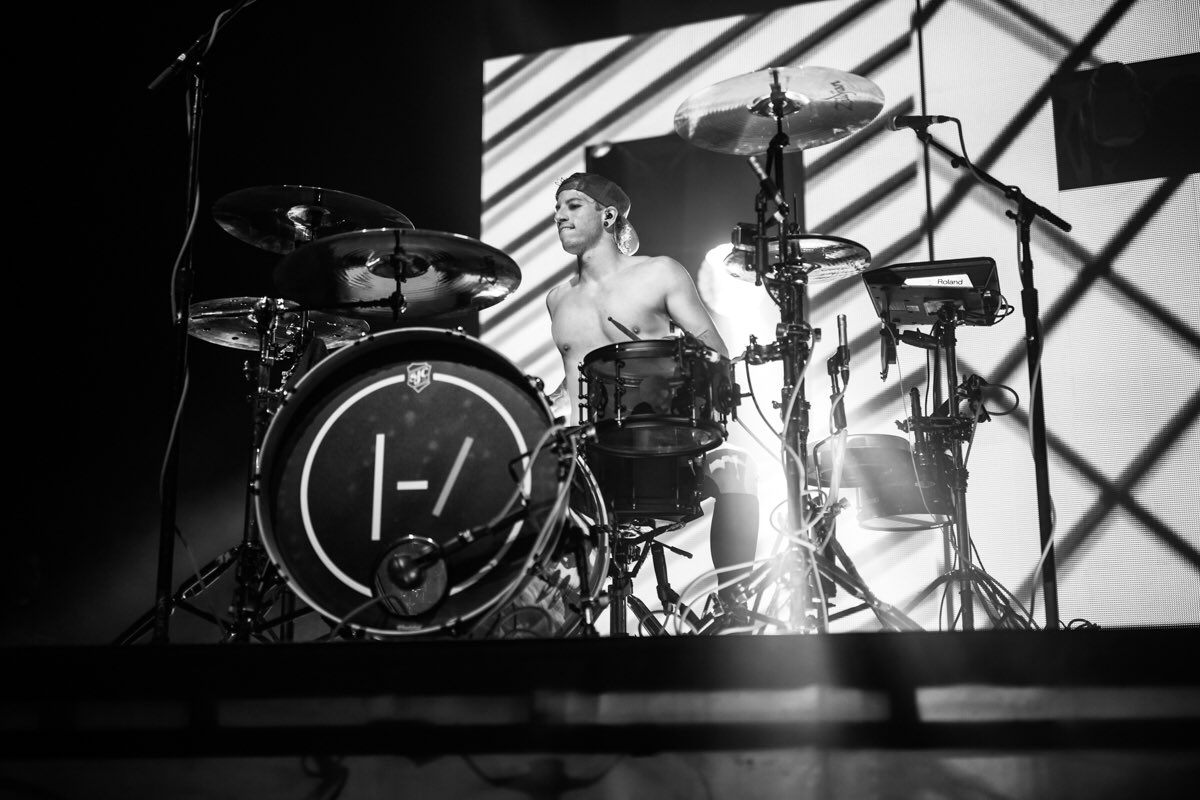 twentyonepilots tweet picture