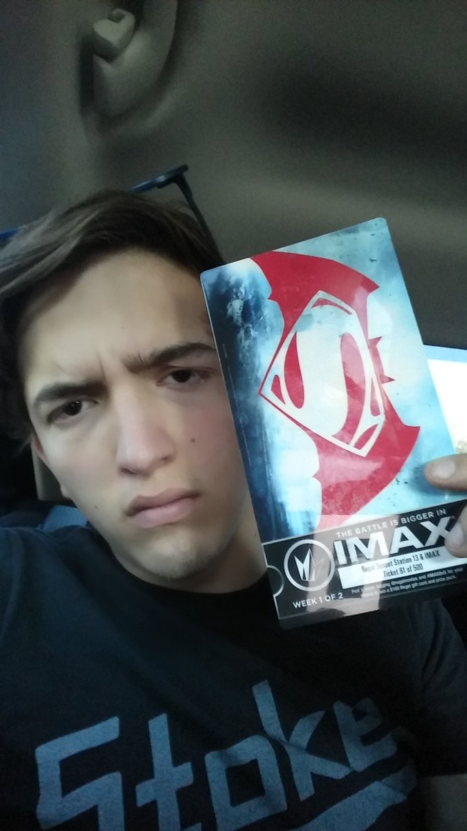 enriquezvictor7's tweet photo. I want it win!!! Best movie!!!! @RegalMovies #IMAXBvS https://t.co/kGppfJ9kb4