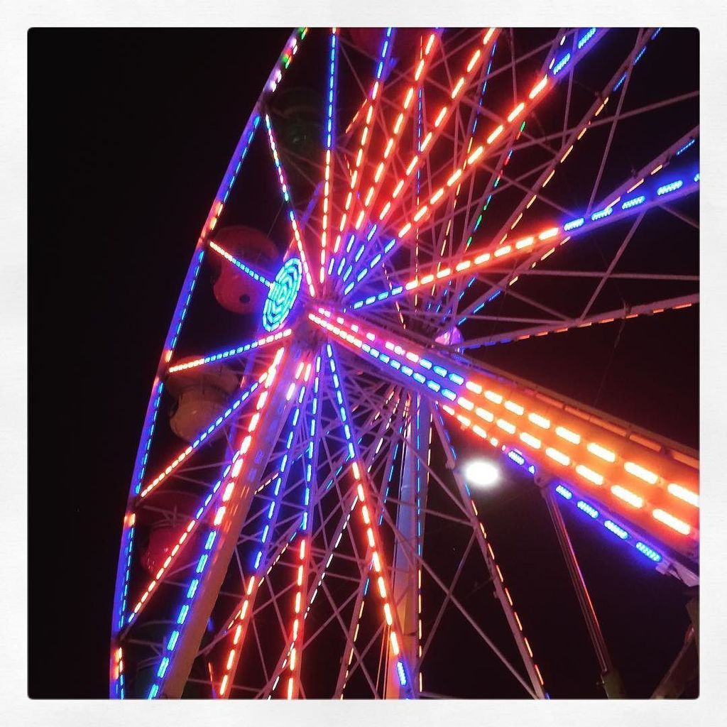 BookDesignJess's tweet photo. #Carnival #Rides #WiregrassMall https://t.co/155XVPY8gX https://t.co/roKxFaWQ3c