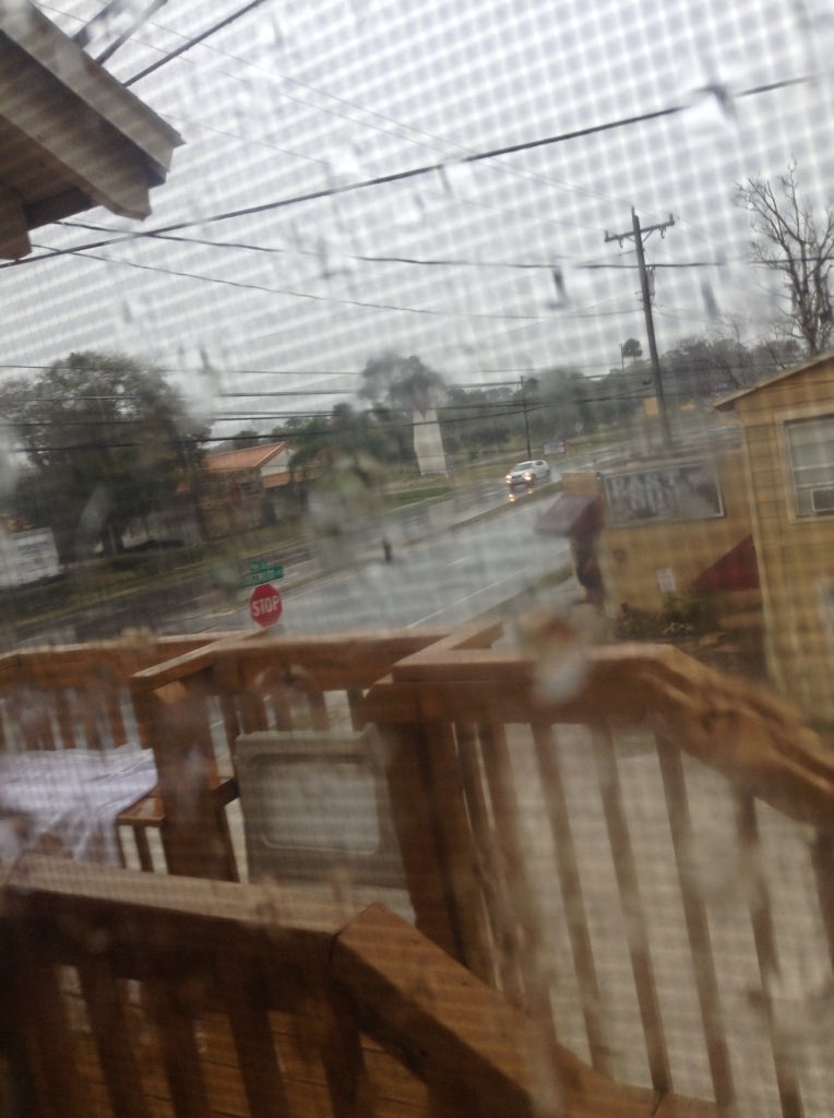 brengirl134's tweet photo. It's windy and hard rain outside!!! @MaureenMcCann13 is it going to get really really bad out? https://t.co/97AQFbsbsI
