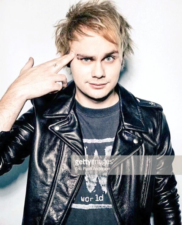 artasmichael tweet picture