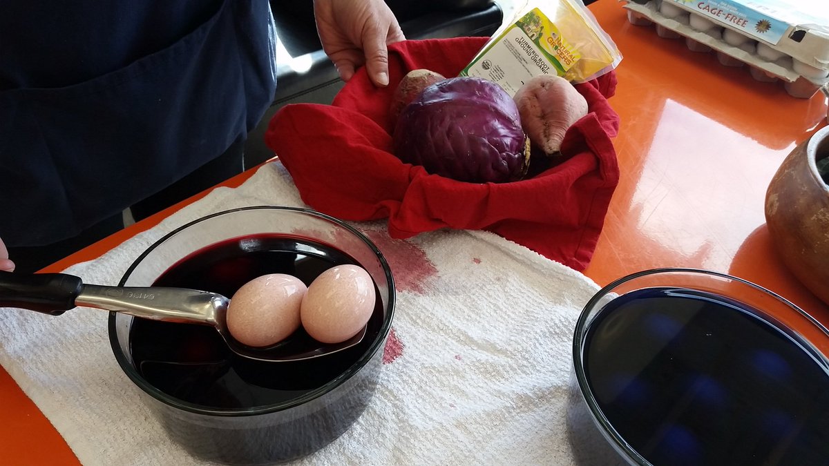 NaturalGrocers's tweet photo. Learn how to avoid #artificialcoloring at our #EggcellentAdventure! FREE Egg Hunt at 4 pm! #good4u #GoodFriday https://t.co/0wG37Duy1D