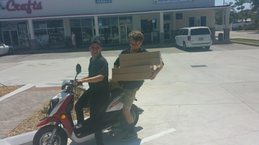 Sbux_KeyWest's tweet photo. This is a how product run looks like in #keywest! #Scooter #fun #southernmoststarbucks #tobeapartner #tobeamanager https://t.co/ctOXNuZDn8
