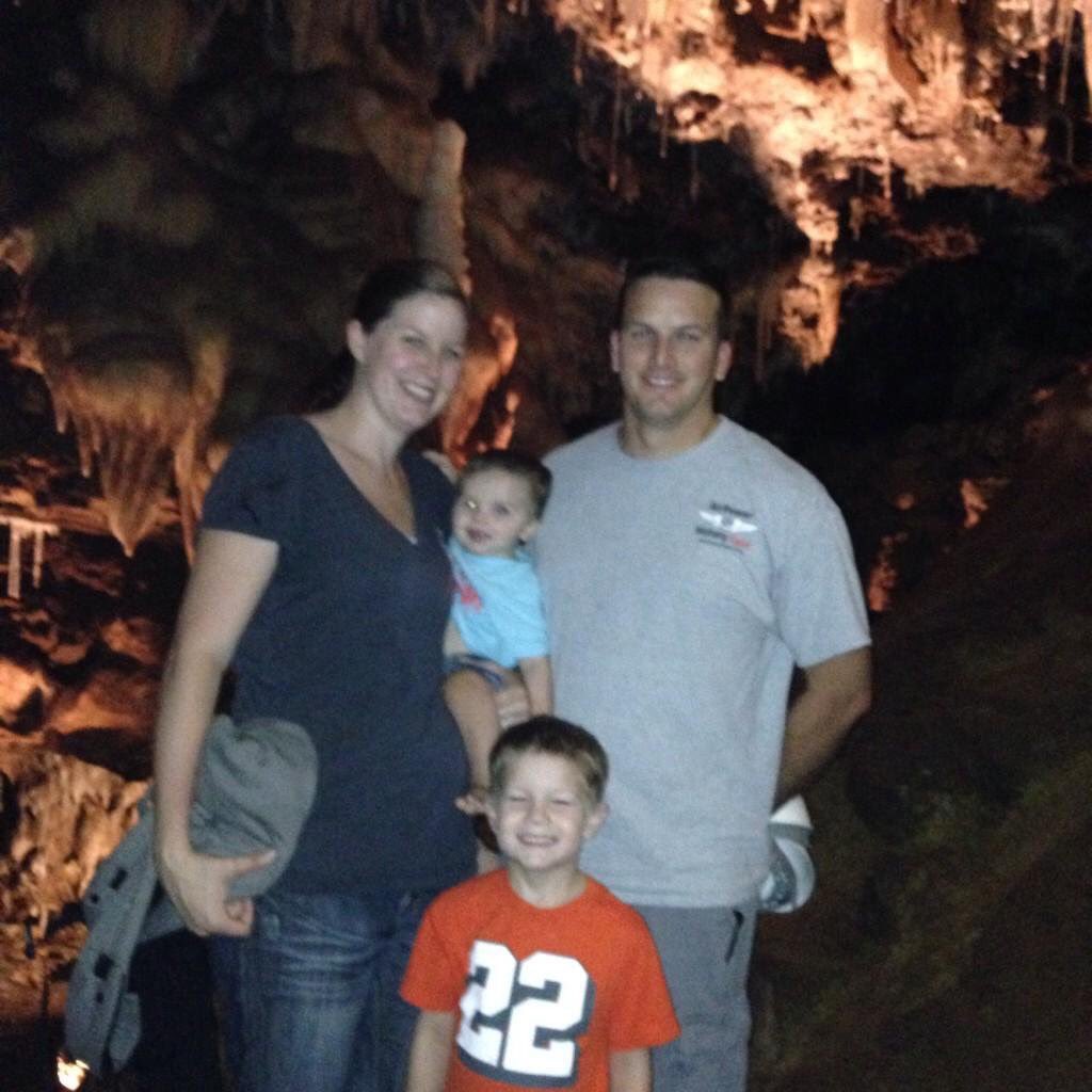 PhyliciaSP's tweet photo. @SimpleSkincare #TestTheWater #simplecontest we love exploring caves as a family https://t.co/NZ8QvuGlK1