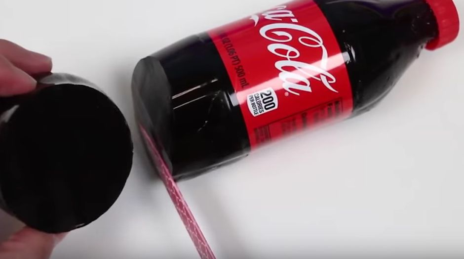 CNNEE's tweet photo. #LoMásVistoCNN Gelatina de Coca-Cola, la accidentada receta viral en YouTube
https://t.co/9Ro7VQUXdQ https://t.co/8tT1aRQihx