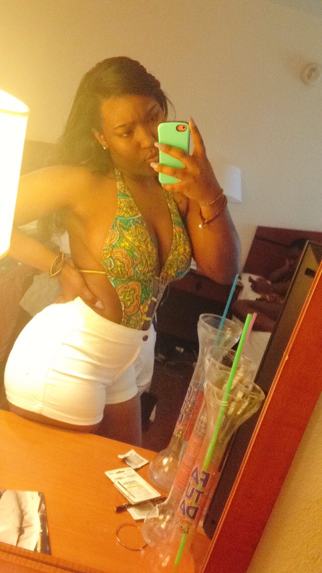 _lesha's tweet photo. 👙👙🤑🤑🤑 https://t.co/iuVsOcCKsK