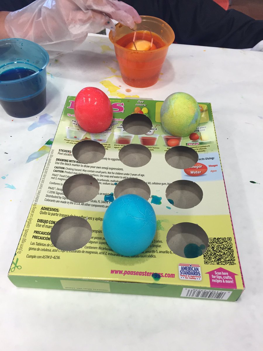 CLZoneHOU's tweet photo. We're having an eggcellent time dyeing and marbling with shaving cream! #eggspiration https://t.co/jPfyTINdQr