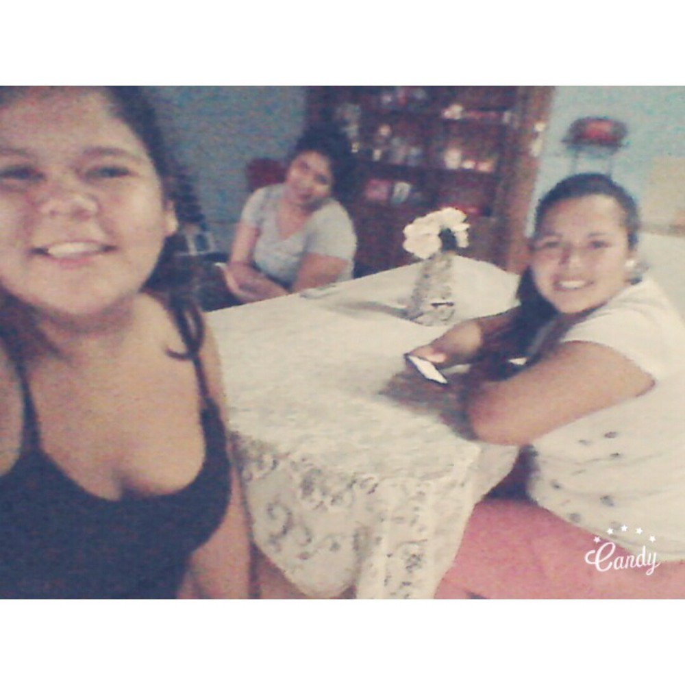 Taniia_Guevara's tweet photo. #Combatee Con Las Sisters😍
#PrometiNuncaAbandonarteMica 💓 https://t.co/w09a74nZHJ