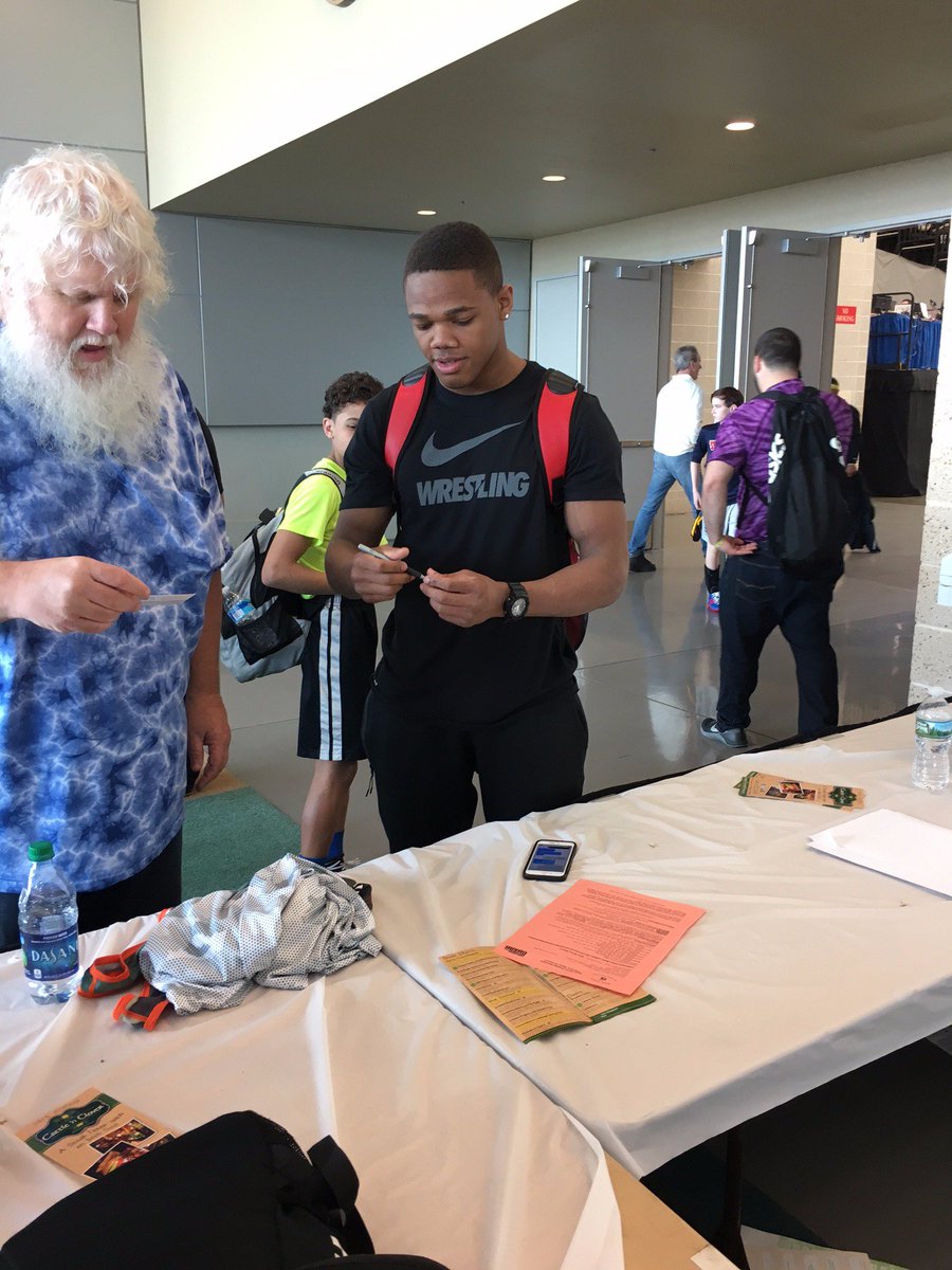 AtlanticCoastWr's tweet photo. @Captain_MnM1 signing autographs while in the area. South Jersey wrestler done good! 1st true frosh champ for TheOSU https://t.co/0zPTMbT419