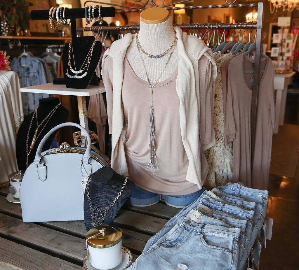 HeyBeautifulVTA's tweet photo. Time for a spring fling 💐 #heybeautifulboutique #heybeautiful #ventura #venturaboutique #venturashopping #springfas… https://t.co/dQKniWdNtj