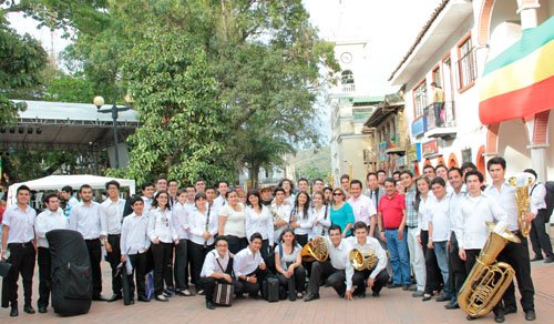 #Villetaes Cultural. El municipio celebra anualmente el festival de bandas sinfónicas.youtube.com/watch?v=pp7IJg… .