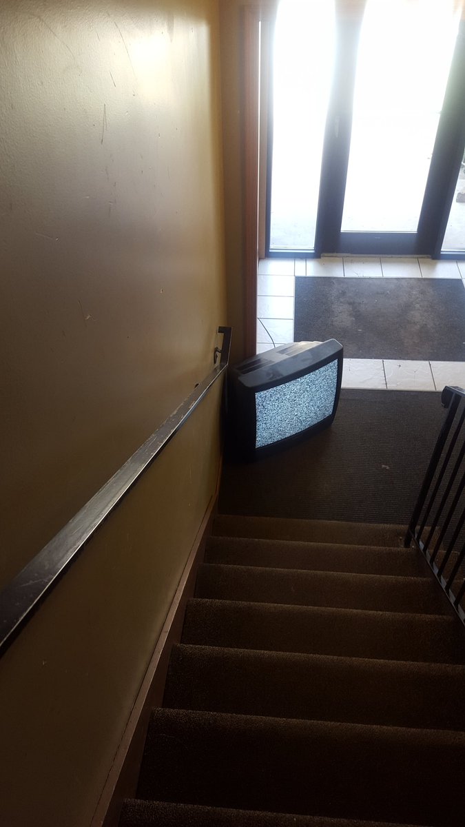 TattedMorg's tweet photo. Wtf?!?!?!? #creepy https://t.co/3Kc8nlFjTC