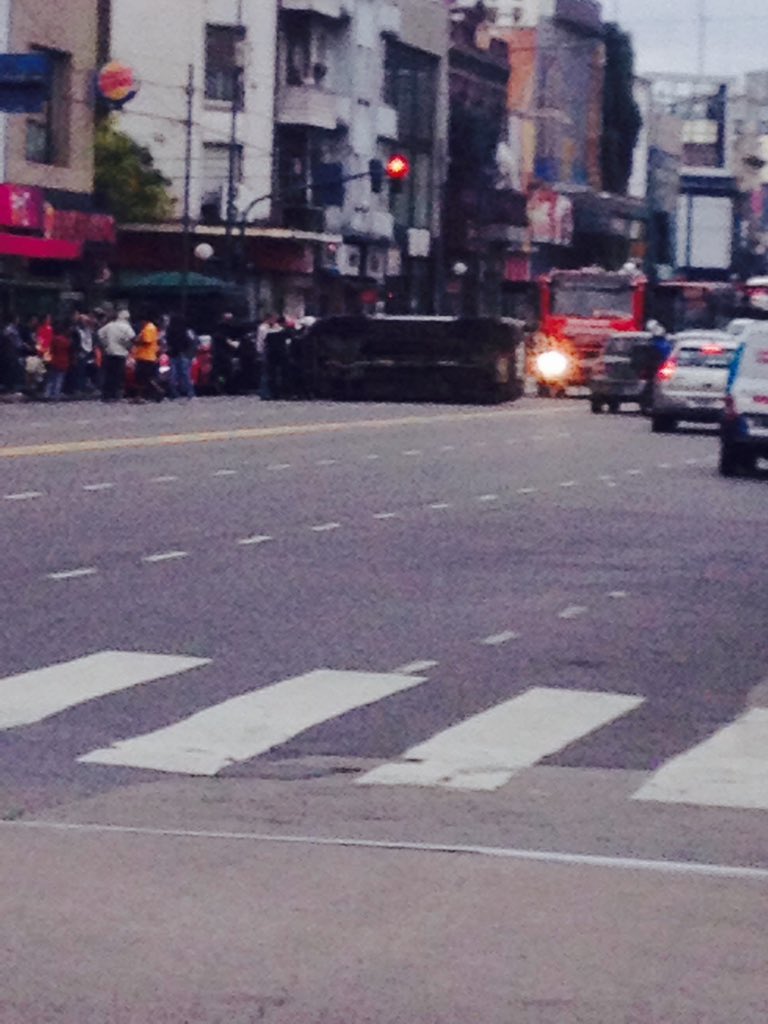 yanisanzz's tweet photo. Av cabildo y olazabal. Volcó auto mano a provin , transito cortado @solotransito @ernestoarriaga https://t.co/vCJCGu0VSZ