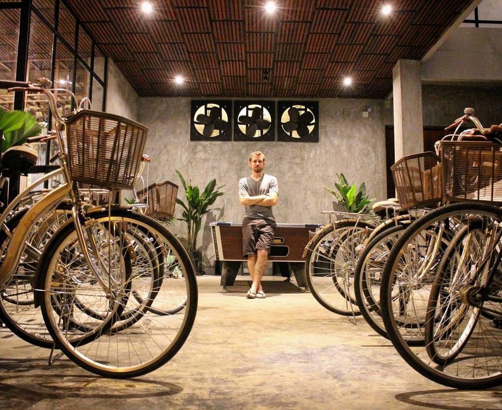 fabiompalves's tweet photo. #OnceAgainBkk is my home here in #Bangkok. Super fast WiFi, bicycles, pool table, great coffee, comfy beds, good sh… https://t.co/d6xnNfbSCR
