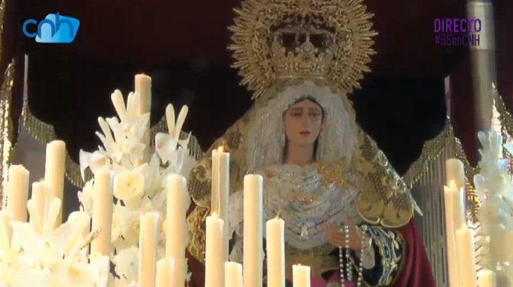 DiarioHuelva's tweet photo. El júbilo se desata en Viaplana a la salida de la Virgen de la Caridad #LaFe #SemanaSantaHuelva #SSenCNH https://t.co/JVt0dmLGt9