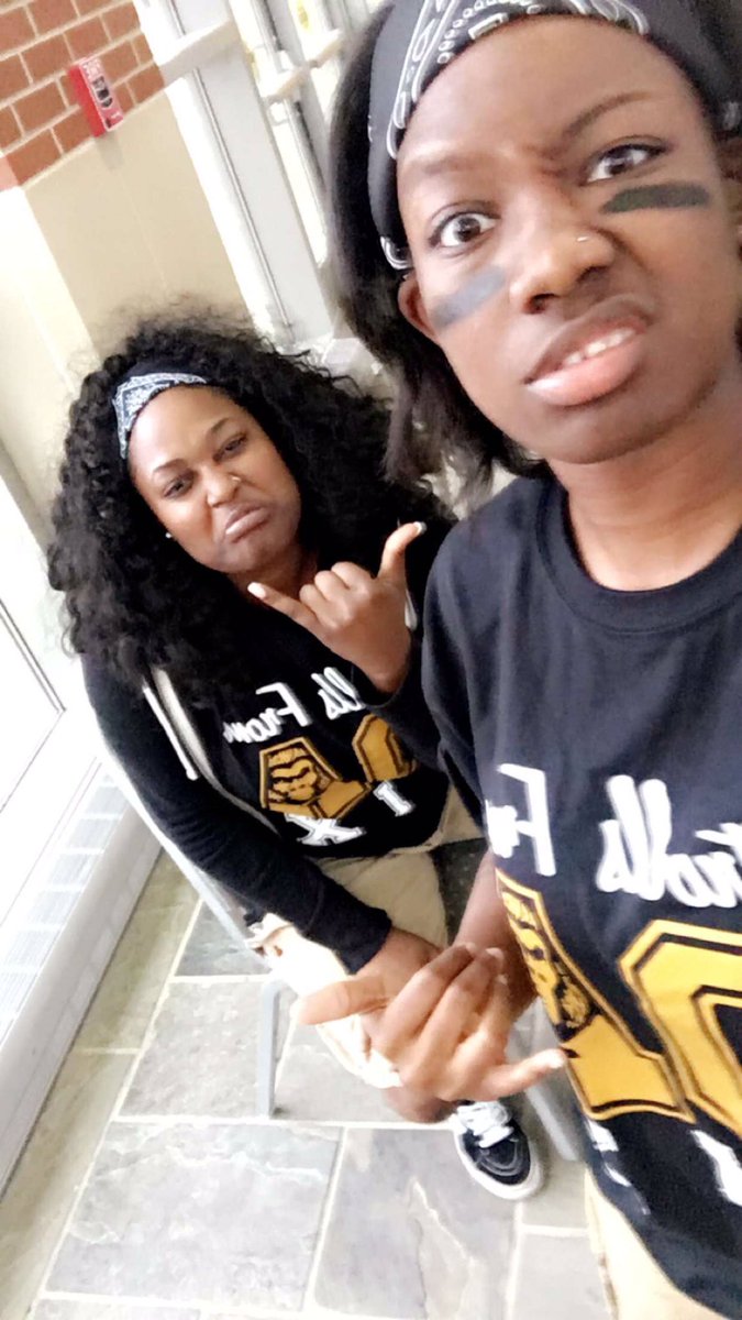 iBall_uFall_'s tweet photo. #discretionadvised 🐒❄️ https://t.co/MbShWDm9Ws