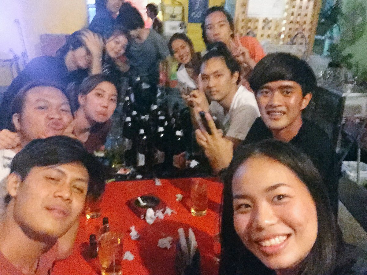 audiSarat's tweet photo. หมดแก้ว หมดใจ 🍻 #ทีมเคถั่ว #ลาดกระบัง https://t.co/zV4FVuyEas