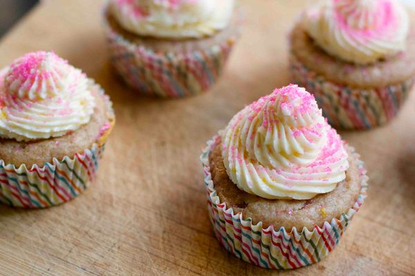 Vegan___Recipes's tweet photo. Strawberry Vanilla Lemonade Cupcakes [Vegan] https://t.co/qTCyfcgI9X  #vegan #recipe https://t.co/UmdowB3D7x