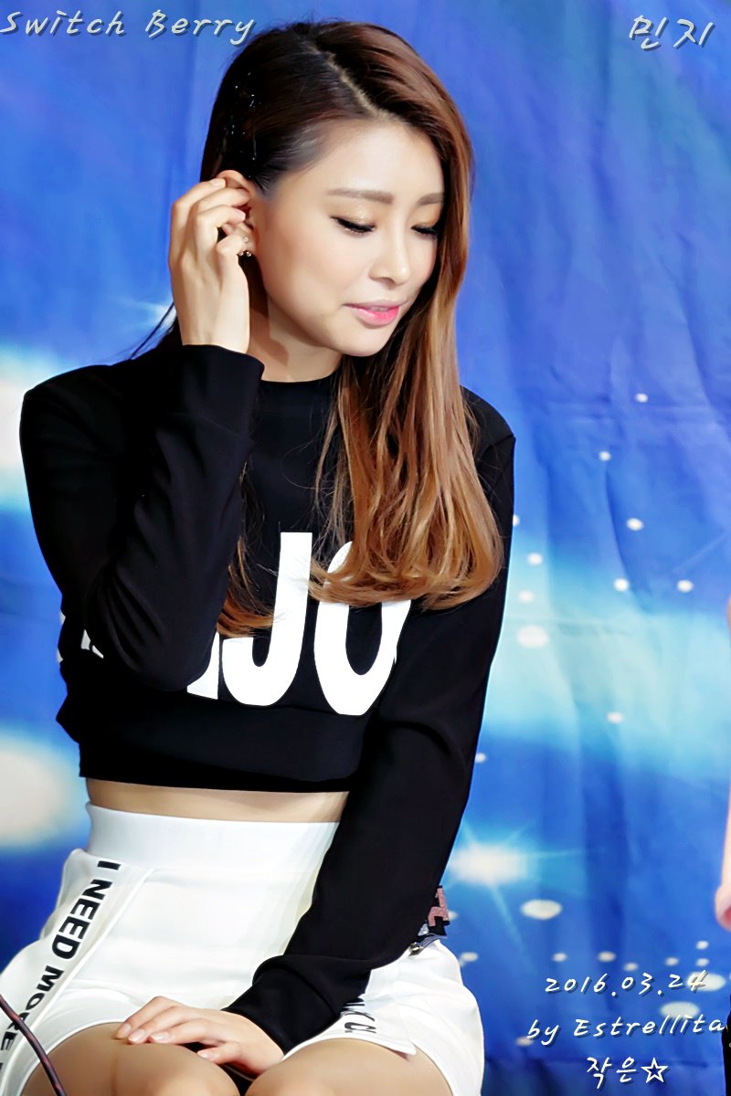 xirocco2's tweet image. 2016.03.24 #스위치베리 #SwitchBerry #민지 #강남역 #강남TV #가상현실360vr콘서트 
#새롬 #두유 #지민 #연이 #흔들려