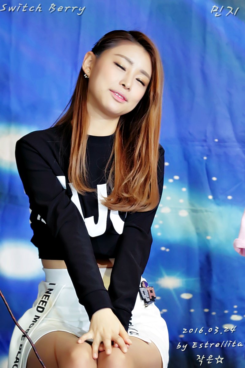 xirocco2's tweet image. 2016.03.24 #스위치베리 #SwitchBerry #민지 #강남역 #강남TV #가상현실360vr콘서트 
#새롬 #두유 #지민 #연이 #흔들려