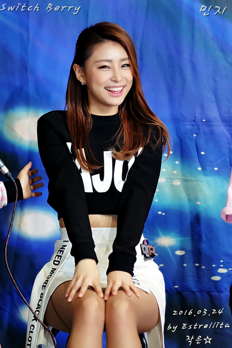 xirocco2's tweet image. 2016.03.24 #스위치베리 #SwitchBerry #민지 #강남역 #강남TV #가상현실360vr콘서트 
#새롬 #두유 #지민 #연이 #흔들려