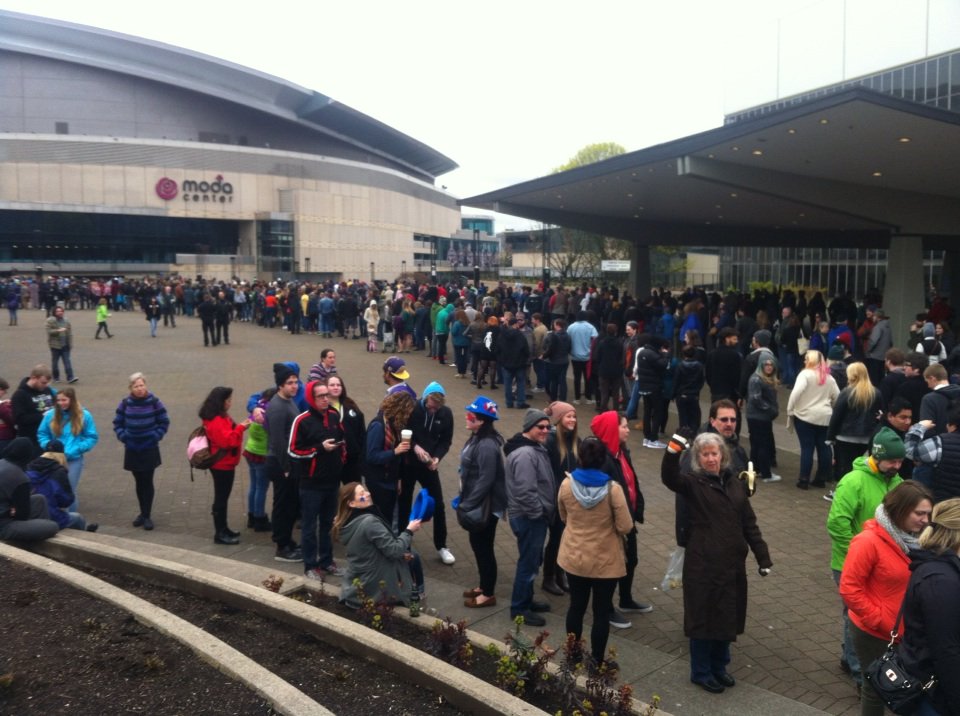 KristianOPB's tweet photo. Thousands gather outside the Moda Center to feel the Bern. #pDXBern https://t.co/Ee20tLNQQ0