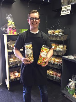 Lisas_Popcorn's tweet photo. FREE POPCORN FRIDAY! Enter to win a large bag of BlueberryMuffin &amp; CitrusCooler by retweeting! #discoveryourpassion https://t.co/Y3Nav4uVNa