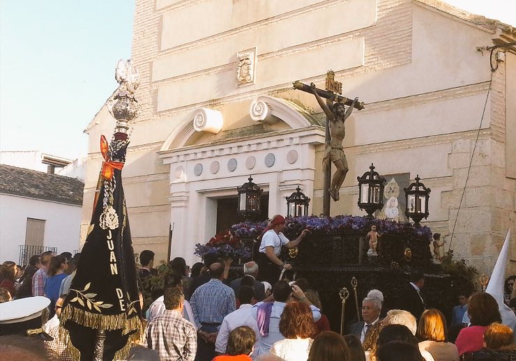 apx_gmso21's tweet photo. A las 19'00 horas salida de la @HdadCristoExp por las calles de Casariche,  #SsantaCasariche16 #CristodelosObreros https://t.co/HNaFkkOdyJ