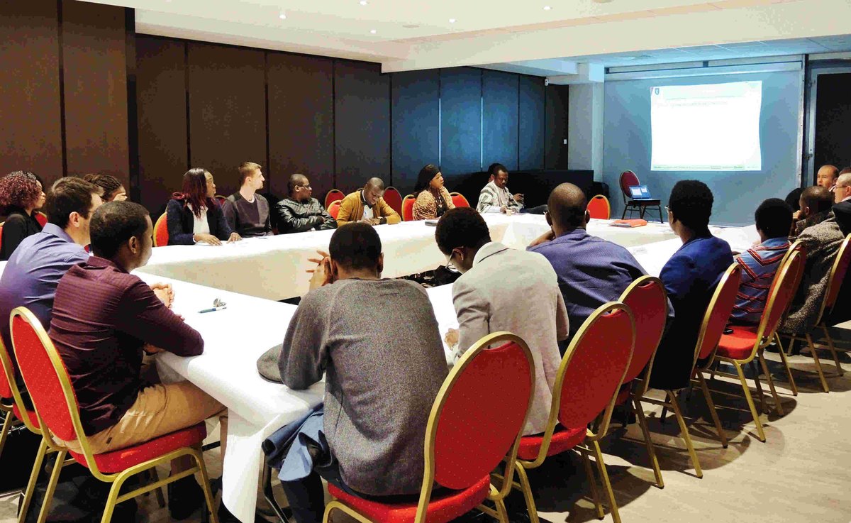 EcoleLyon's tweet photo. Aujourd’hui s’est tenu une table ronde sur le thème de la biodiversité en Afrique, ses enjeux et menaces #eclyon https://t.co/9k4aLmG84H