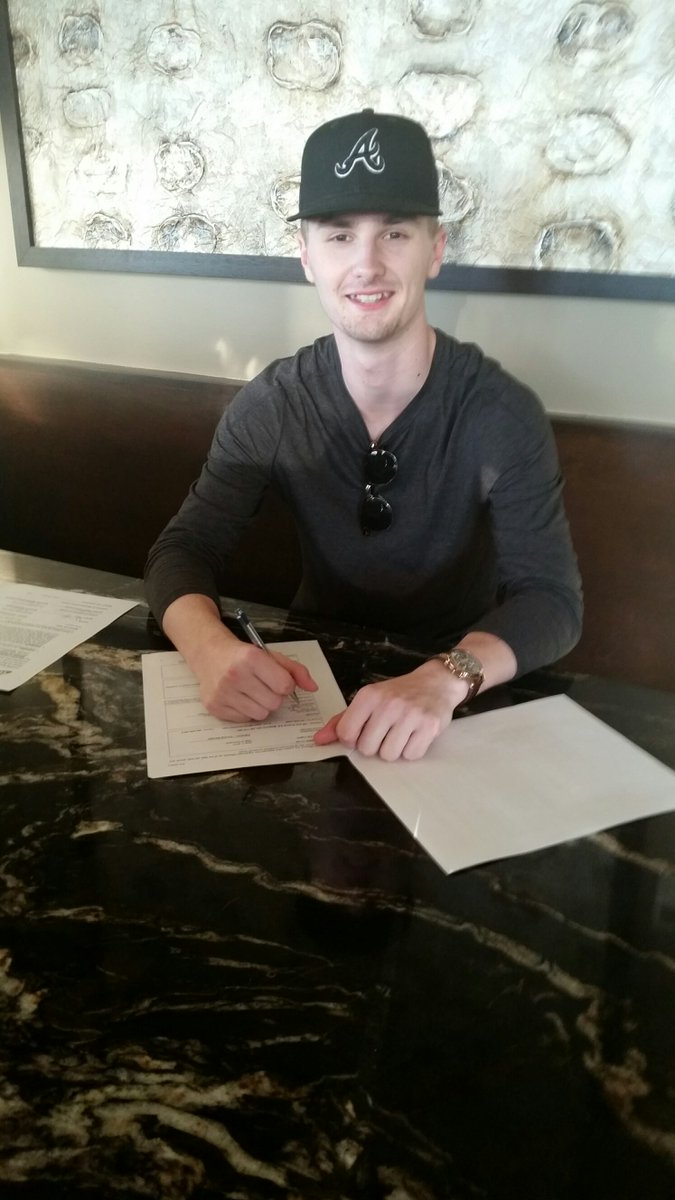 VeritasHockey's tweet photo. Congratulations to @Nickdoyle33 on signing with the @tigershockey 
#WHL https://t.co/PuDO0tRhat