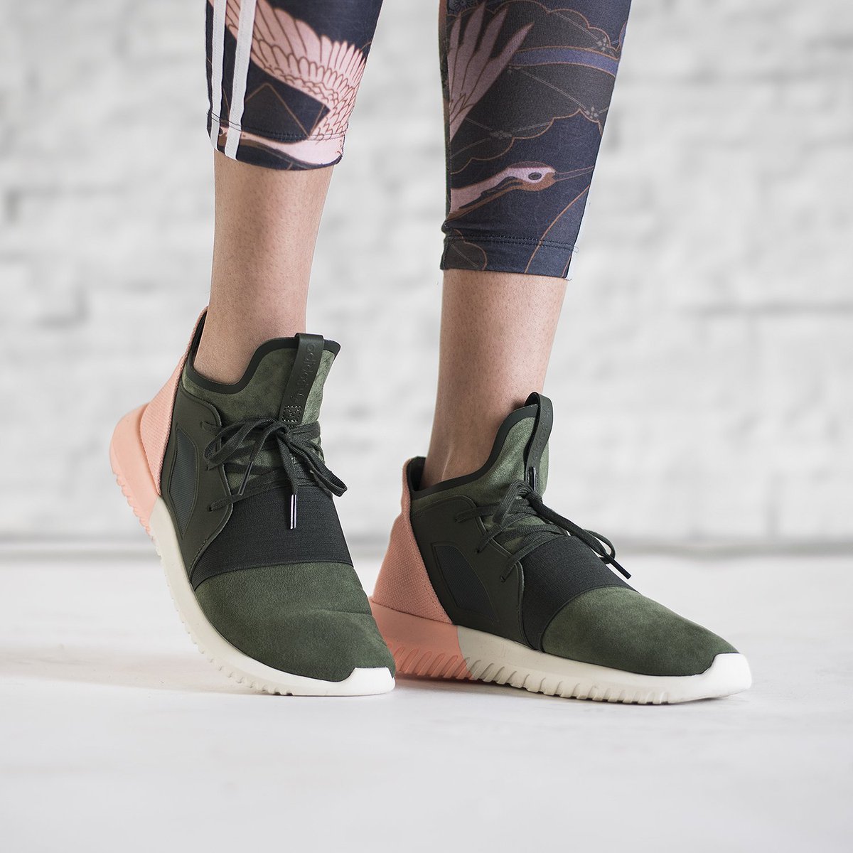 adidas tubular queens