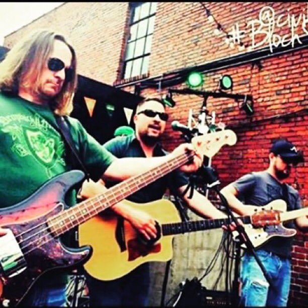 Jko_Music's tweet photo. We're back at it tonight @innisfreepub #jko #jkomusic #headtothefree #cheers https://t.co/YZBC7u7LmZ