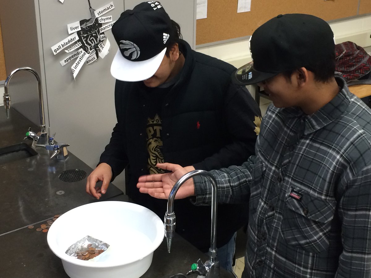 Miss_DTran's tweet photo. VOC1Ss @LincolnAlexS investigate relationship bw #design &amp; #performance in science #physicalproperty #designthinking https://t.co/3Yte5j7EIr