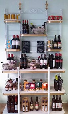 GourmetConil's tweet photo. Nuestra tienda física Gourmet Conil abre durante toda la Semana Santa, C/Padre Ramírez Nº4, Conil. https://t.co/mTXznezhmv
