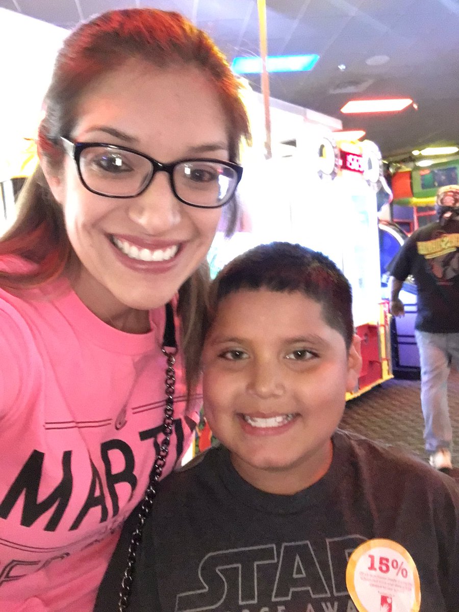 NISDMartin3rd's tweet photo. Mrs. Hernandez &amp; Ms. Reyes with Martin 3rd graders at Peter Piper Pizza Night @NISDmartin @NISD https://t.co/5qsypGZF1j