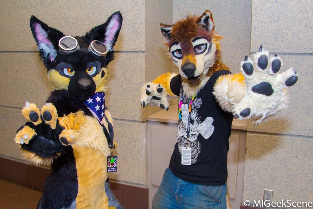 CopperSprite's tweet photo. Happy #FursuitFriday everyone! Photo by @MIGeekScene at #Shutocon2016 :D https://t.co/6r9ehYZETX