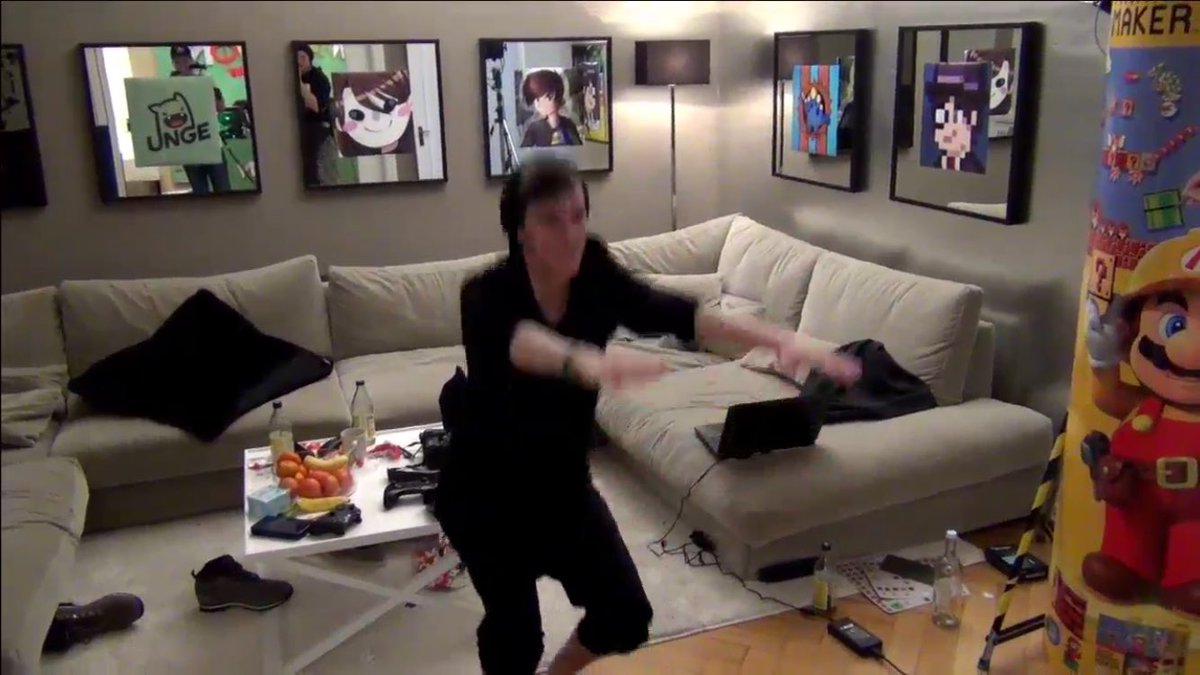 T_Cytl's tweet photo. #ungestreamt Sport für Nilo 😂😂 https://t.co/ph007bZnPc