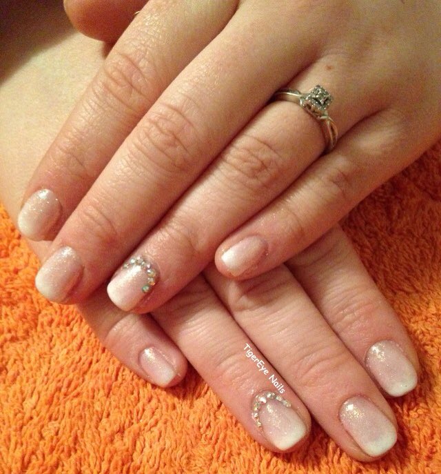 TigerEyeNails's tweet photo. #bride #nails #ombrefrench @cucciouk gel veneer @magpie_beauty Blossom glitter & @SwarovskiUK crystals #beautiful https://t.co/crdcH0A48Z