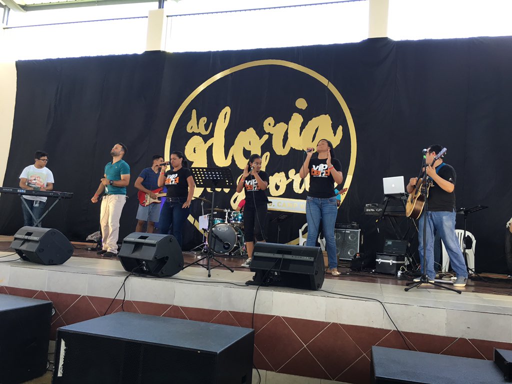 Miguelsusan's tweet photo. Estamos en campamento jóvenes VIP Igl. Mahanaim Santo Domingo #degloriaengloria @dioastacio @evelynastacio https://t.co/UVymvLM0P5