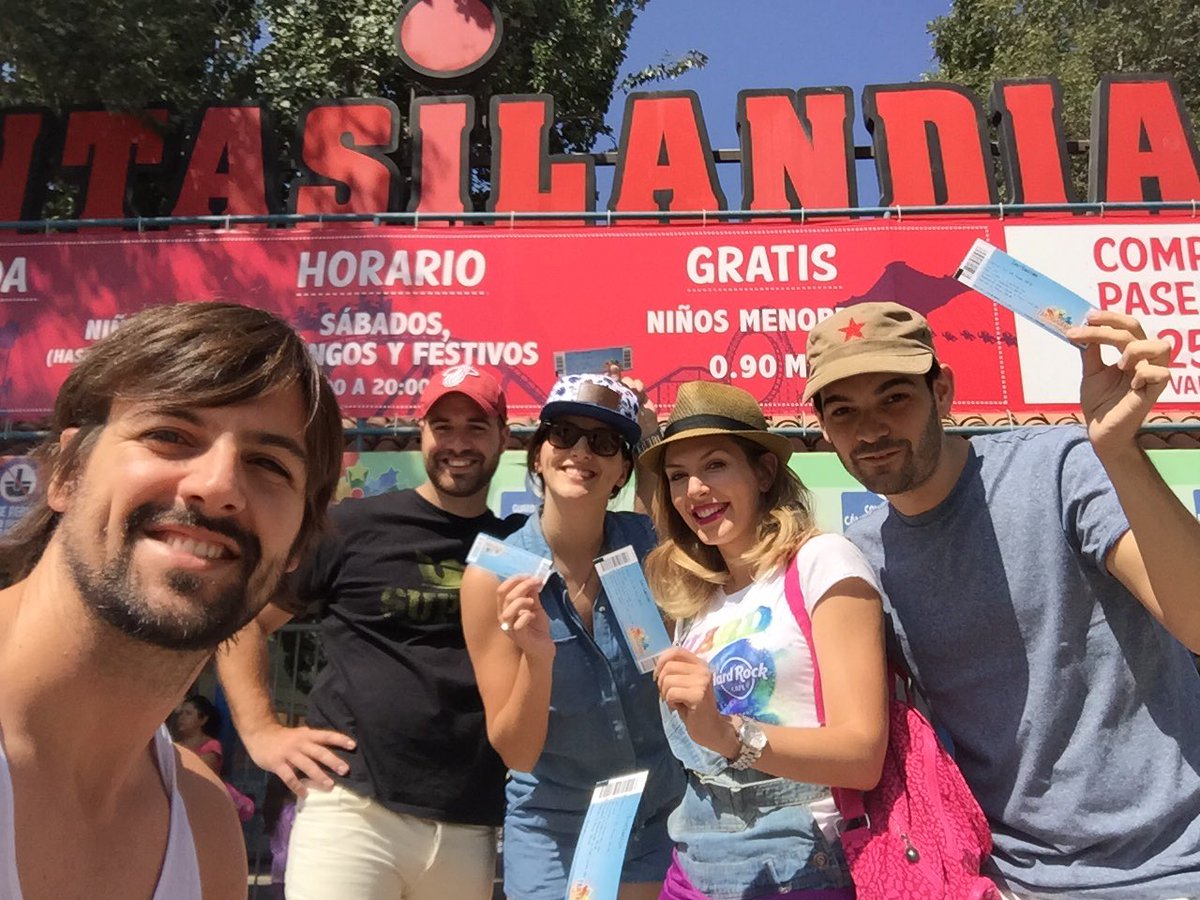 EugenialemosOK's tweet photo. Con los amigos en @Fantasilandia 🎉🎉🎉 #adrenalina #diversion @matiaskosznik @maxipalazzi https://t.co/DNuOh22yyx