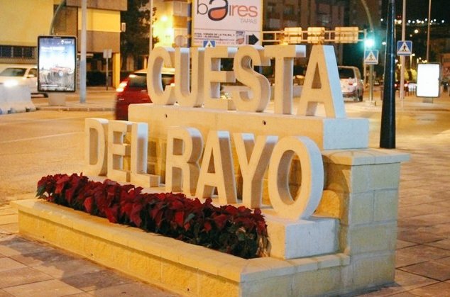 USAvsAlgeciras's tweet photo. USA "Hollywood" vs. Algeciras "Cuesta del Rayo" https://t.co/pEnOZjCq2q