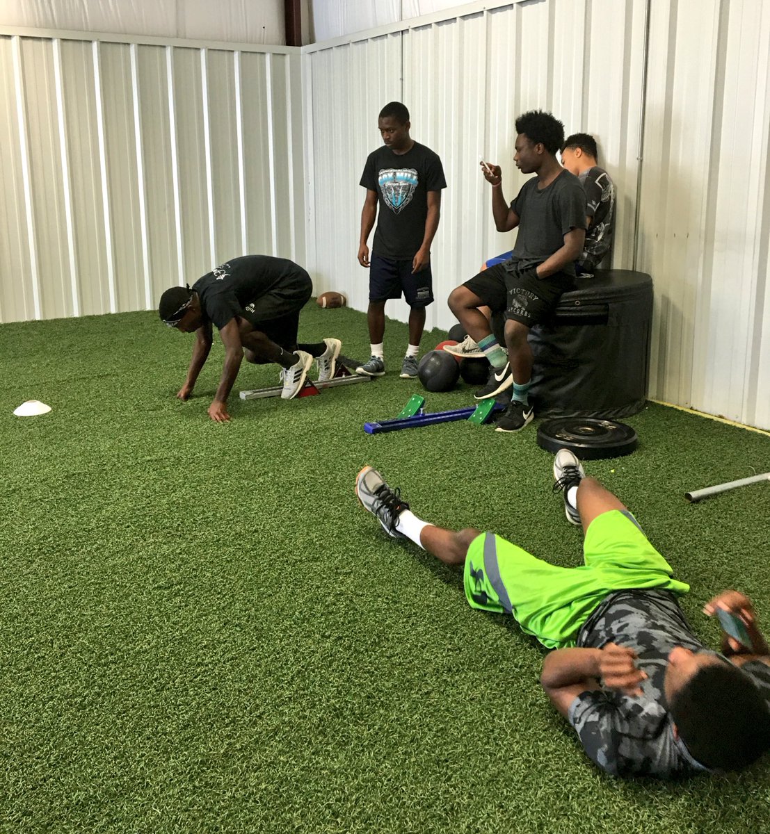 themillcoach's tweet photo. When you're not satisfied,this is your vacation day. #millfast #welcome2concord @TrackNationUSA https://t.co/b85EZvmwpR