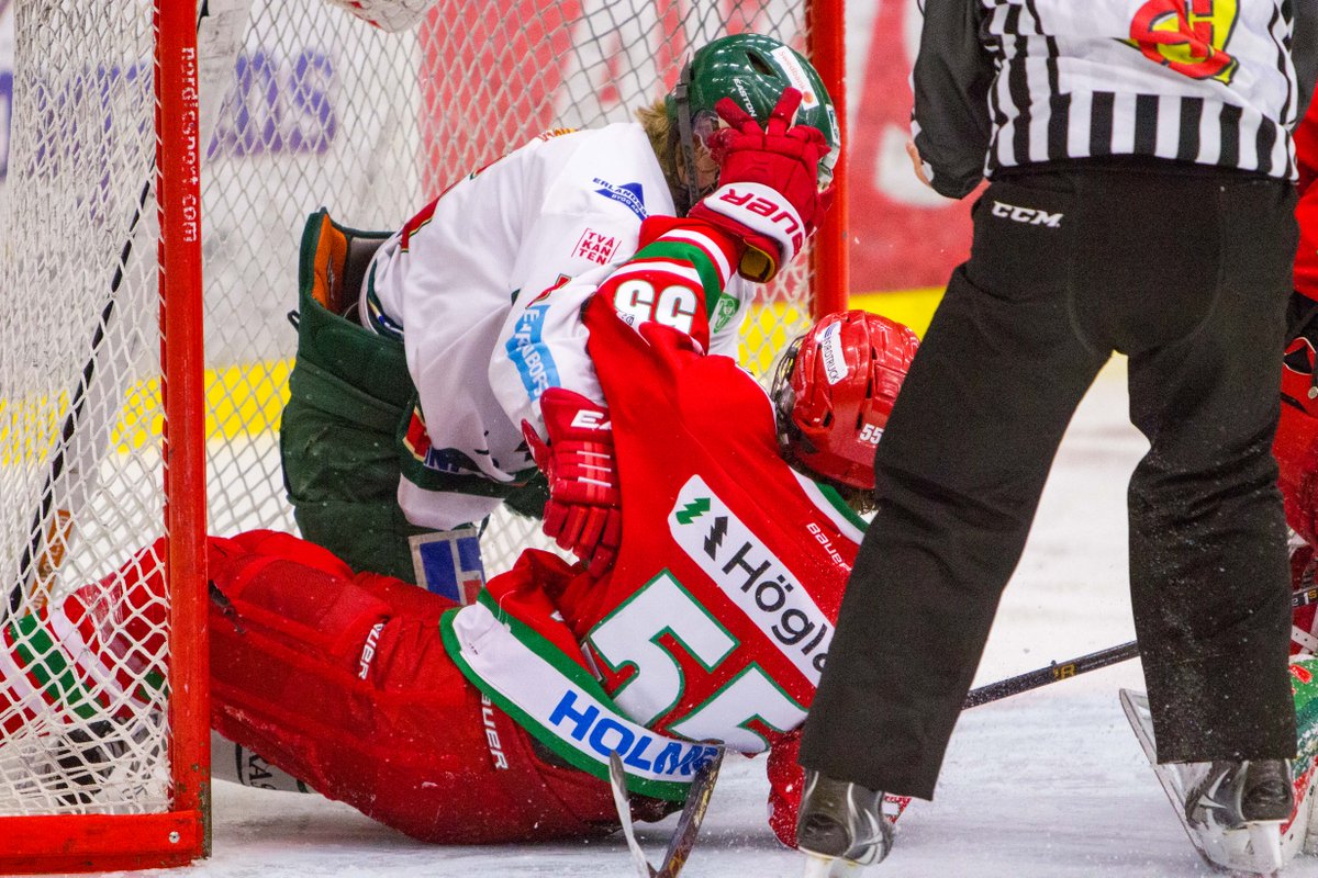 Bilder från J18-semifinalen mellan MODO-Frölunda. flic.kr/s/aHsktGcxvK #modose