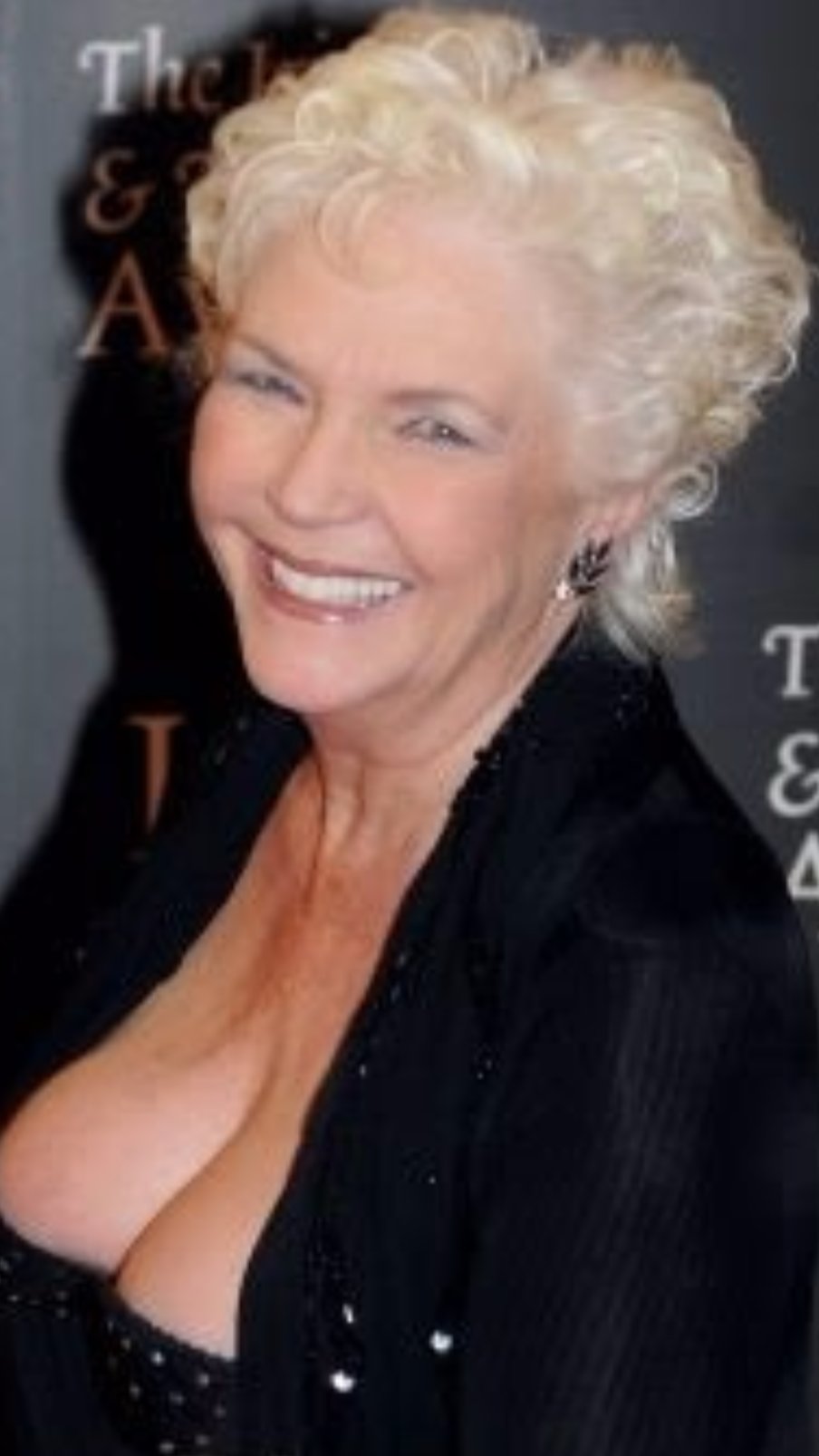 Submissive Lady on X: Can we take a moment to appreciate Fionnula Flanagan  for rocking the cleavage at any age #goals 😍🙌💯 t.coXzk9iroBHw   X