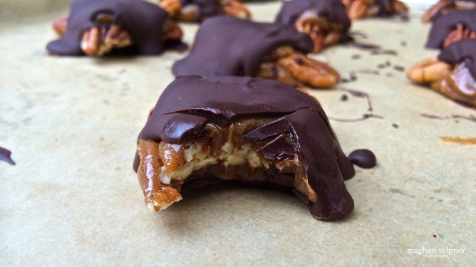 It's choc-oclock! One of my all time favourite sweet treats: #Chocolate Turtle #Recipe buff.ly/1T7Is1z