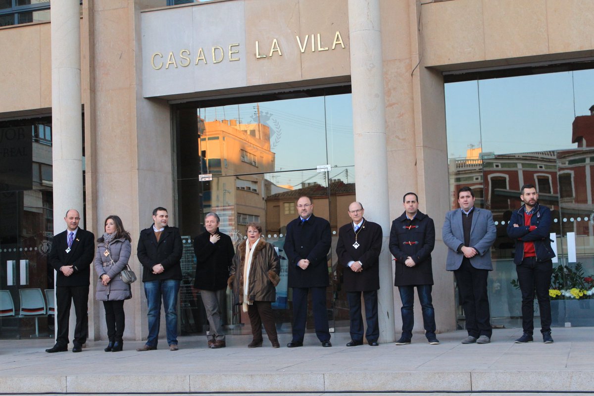vila_realencs's tweet photo. ¡Una pregunta! ¿Donde ha estado nuestro Alcalde en las 2 Tamboradas celebradas en Vila-real? Se busca José Benlloch https://t.co/wRjoxyrvyL